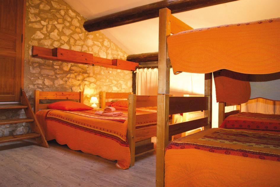 Mas Des Vertes Rives Bed and Breakfast Châteauneuf-de-Gadagne Buitenkant foto