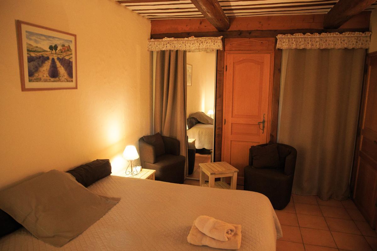 Mas Des Vertes Rives Bed and Breakfast Châteauneuf-de-Gadagne Buitenkant foto